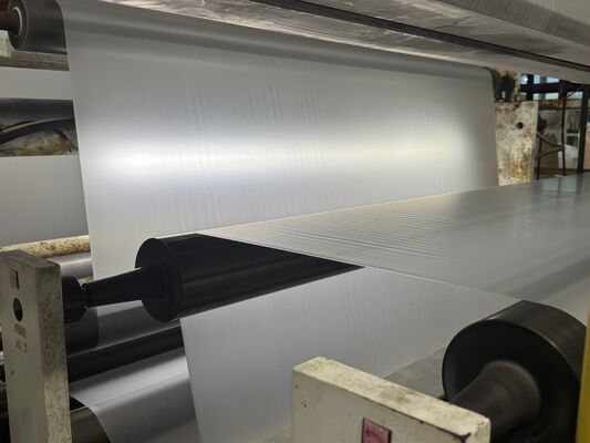 فیلم لایه بندی حرارتی PET درخشان با هسته کاغذ قابل تنظیم و مقاومت در برابر دمای تا 130 درجه سانتیگراد برای بسته بندی ماندگار