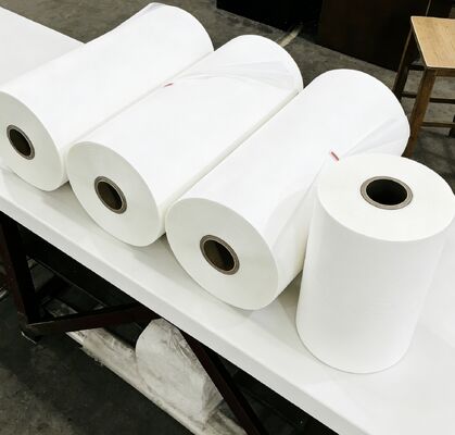 فیلم PET فلزی صاف و بازتاب دهنده با مقاومت در برابر گرما تا 110 درجه سانتیگراد و مقاومت شیمیایی برای بسته بندی و لایه بندی