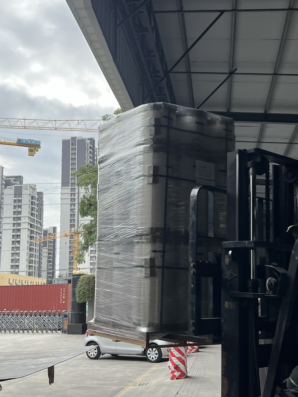 فیلم لمینیت حرارتی چسبندگی فوق‌العاده با روکش شفاف کریستالی و چسبندگی دائمی و قوی برای لمینیت دیجیتال