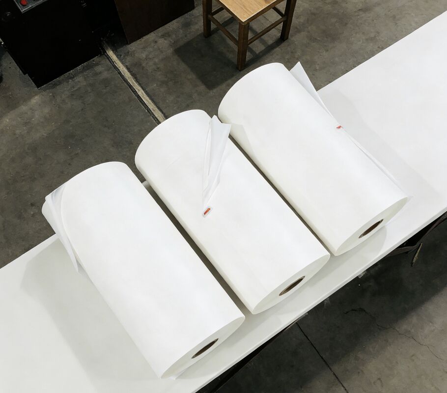 فیلمی PET فلزی با مقاومت شیمیایی و سطح بازتابی در ضخامت سفارشی 12-30 میکران