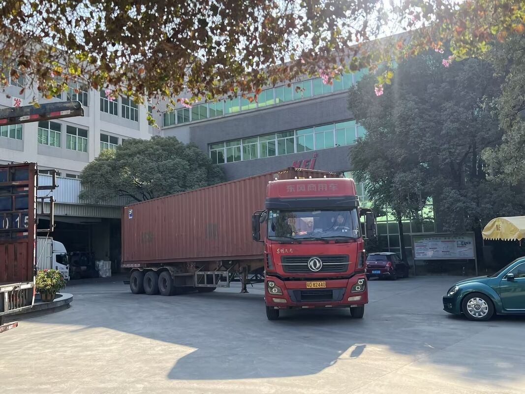 فیلم لایه بندی حرارتی PET با چسب فعال گرما و سختی نرم برای کاربردهای عرض 2200 میلی متر