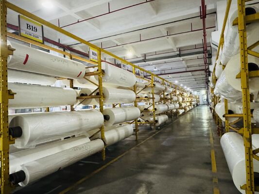 فیلم لایه بندی حرارتی PET با وضوح بالا با مقاومت در برابر دمای تا 130 درجه سانتیگراد و طول سفارشی تا 6000 متر