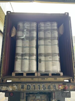 فیلم PET فلزی شده با مقاومت گرما تا 110 درجه سانتیگراد، مقاومت شیمیایی و سطح بازتاب دهنده صاف برای بسته بندی و لایه بندی